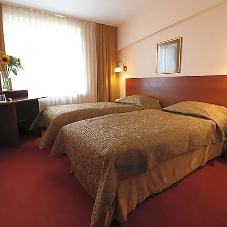 Adria Hotel 2*